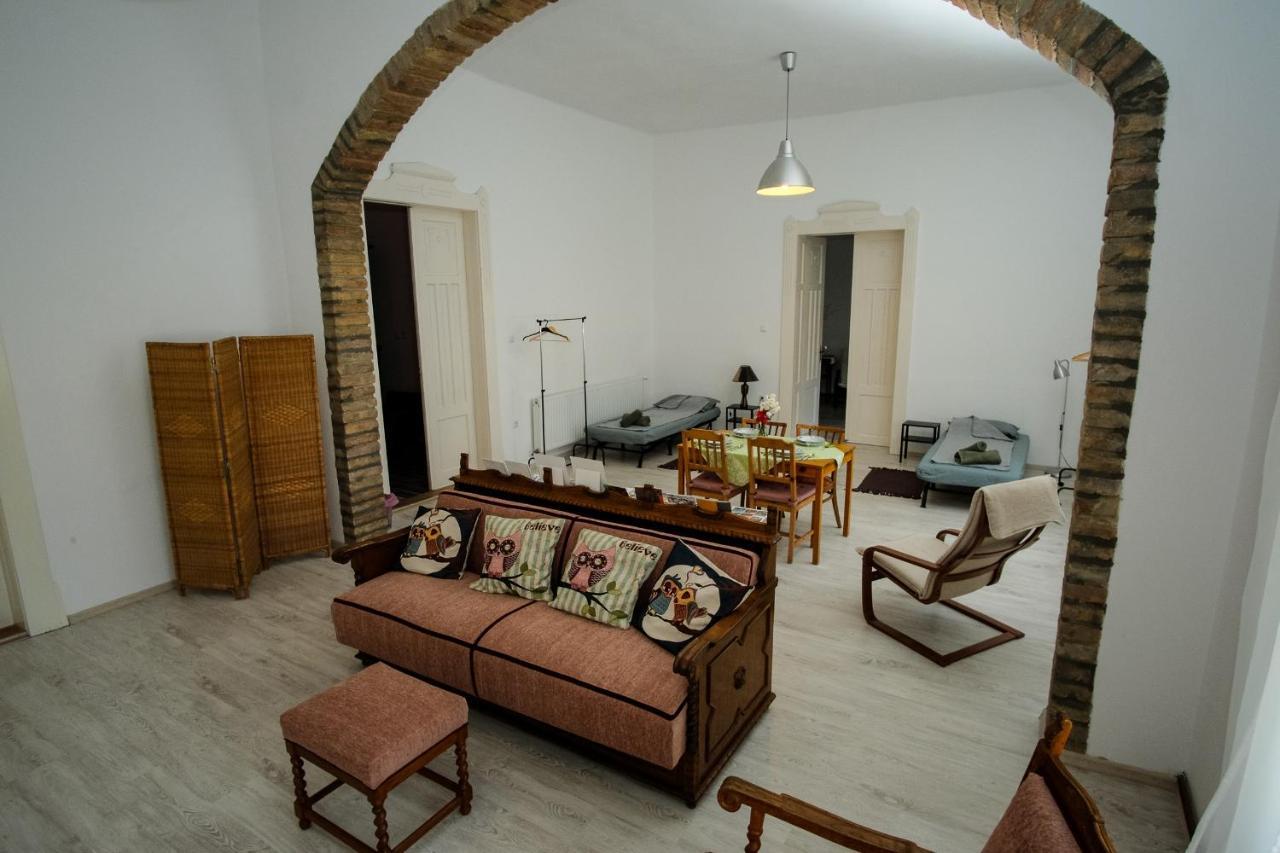 Szorcsik Haz 1913 Apartment Senta ภายนอก รูปภาพ